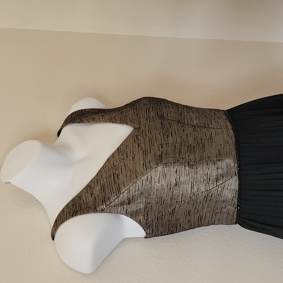 New Beautiful Minuet Black Metallic V-neck pleated form Dress Juniors sz Medium - Picture 6 of 11